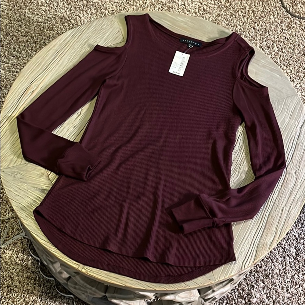 Open shoulder top